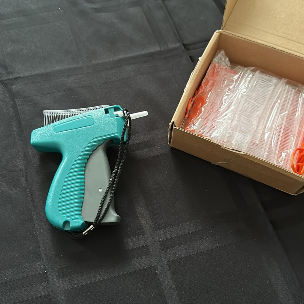 Tag gun - Picture 2 of 2